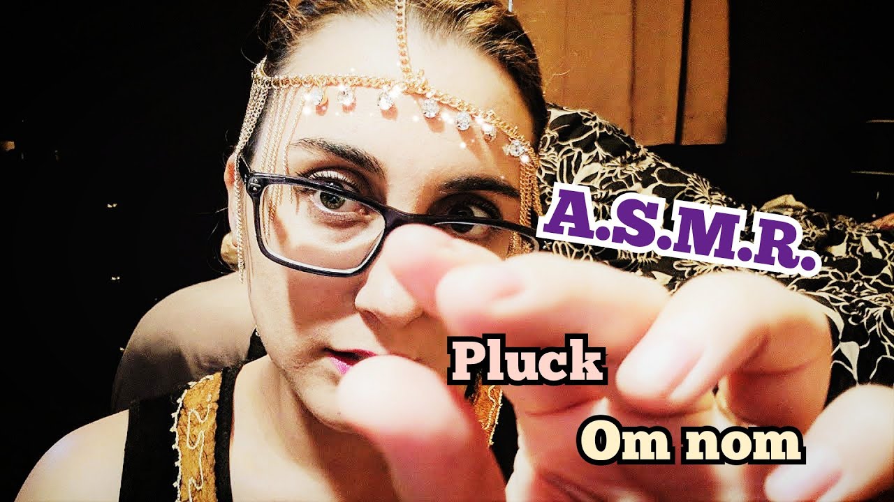 ASMR Om Nom Wet Mouth Sounds & Plucking Hand Movements (Samantha custom)