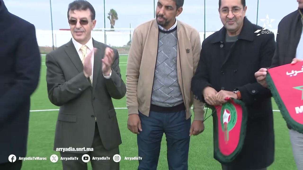 روبورتاج | الصخيرات | تكسية الملعب البلدي ل الصخيرات بالعشب الاصطناعي من الجيل الجديد