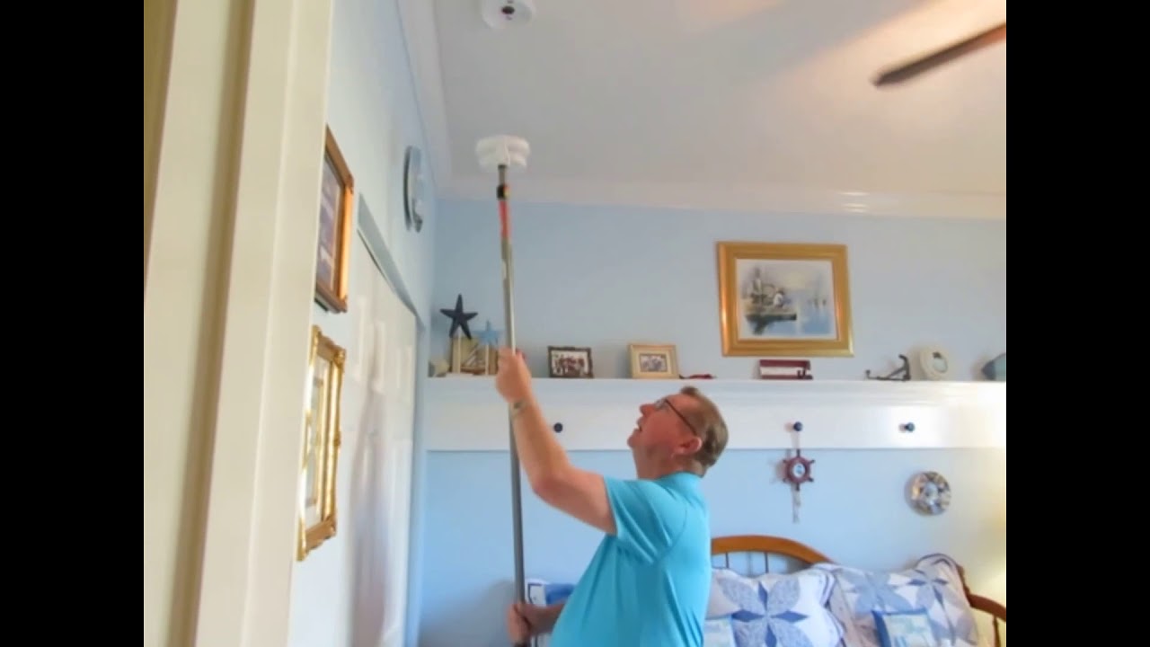 Solve the Chirping: TwistNdock Smoke Detector Retrieval System - No Ladder Needed