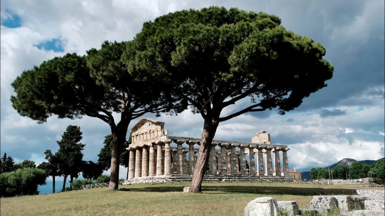 Exploring the Magnificent Greek Temples of Paestum!