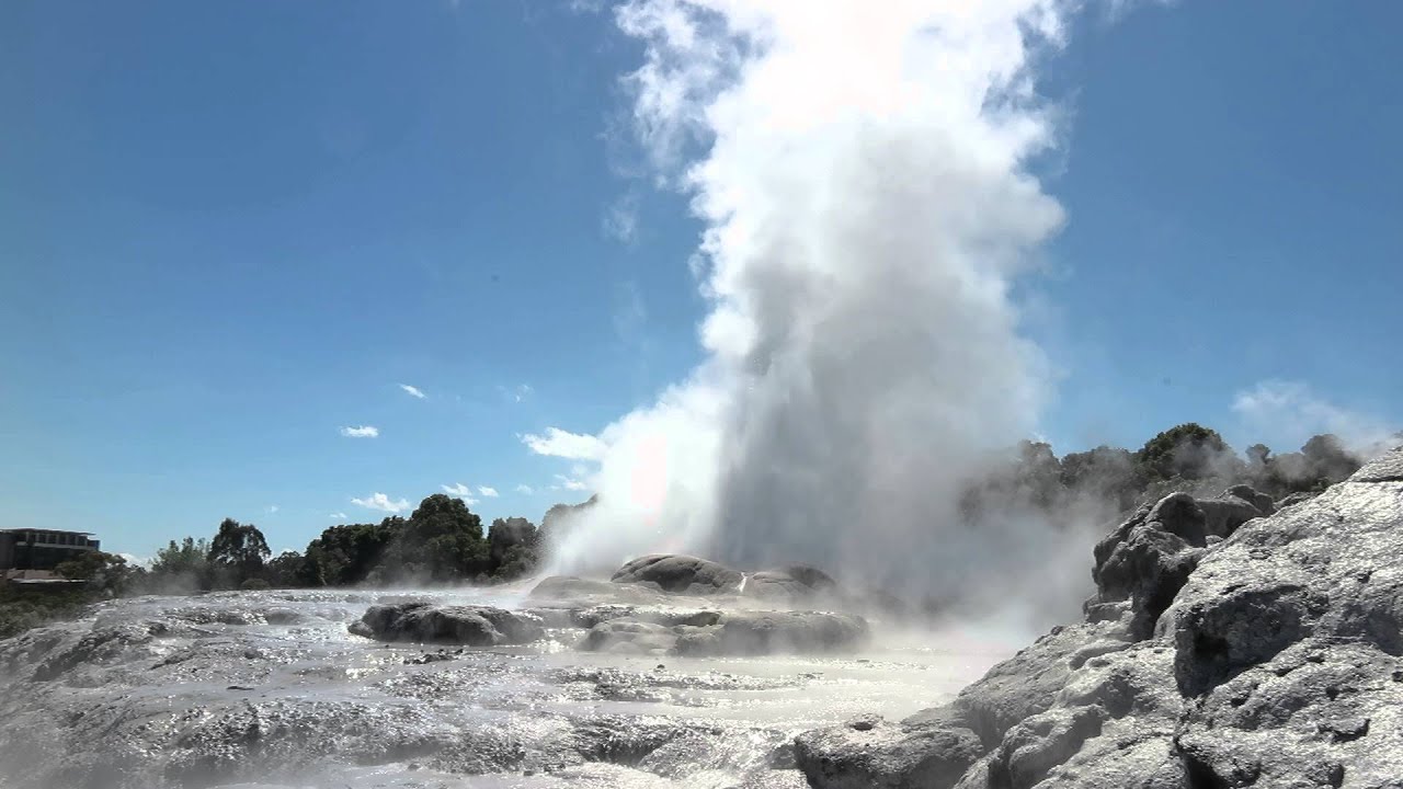 Pohutu Geyser (Rotorua, NZ)