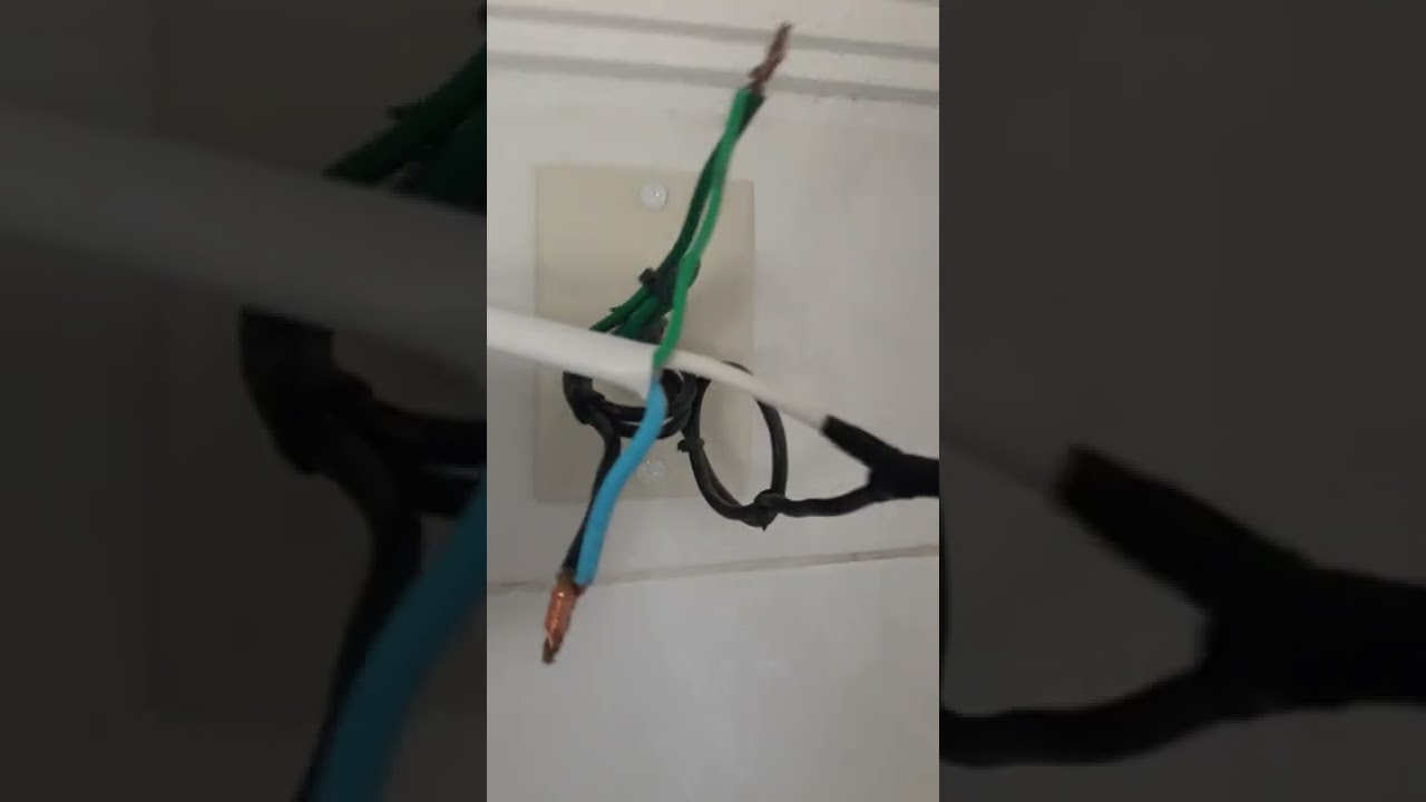 Chuveiro Lorenzetti Loren shower ultra cabeça achatada desligando automáticamente a cada 1 minuto.