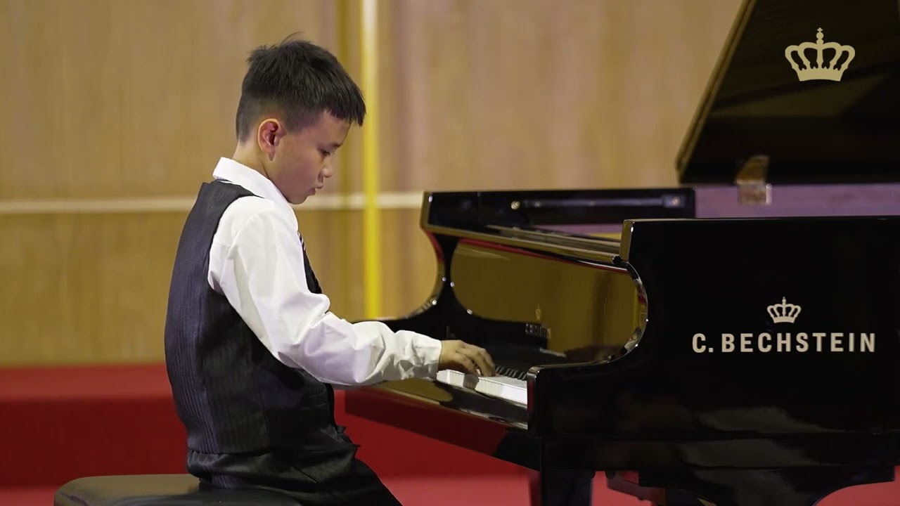 Nguyễn Đức Trí, J. Haydn - Sonata in F Major, Hob. XVI 23, CARL BECHSTEIN PIANO.