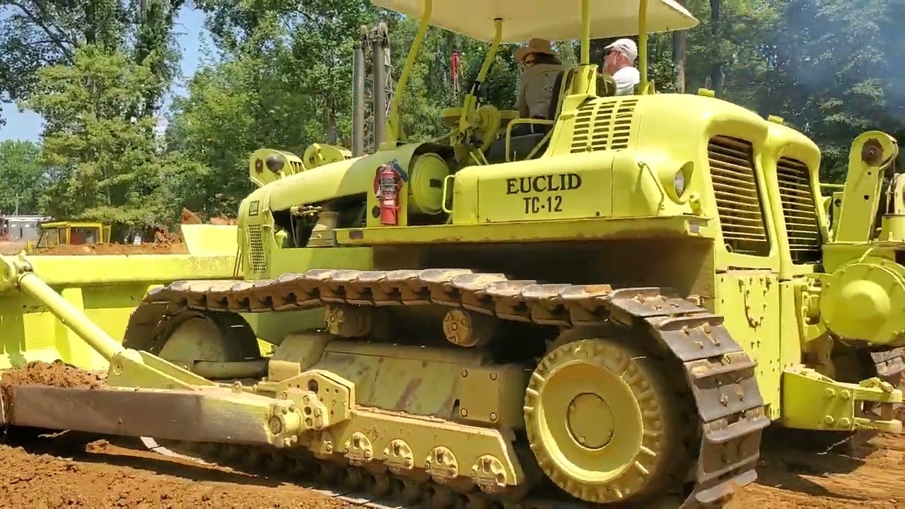Euclid TC-12  Dozer with Twin Detroit 6-71 2stroke engines @44th Annual National Pike Steam Show