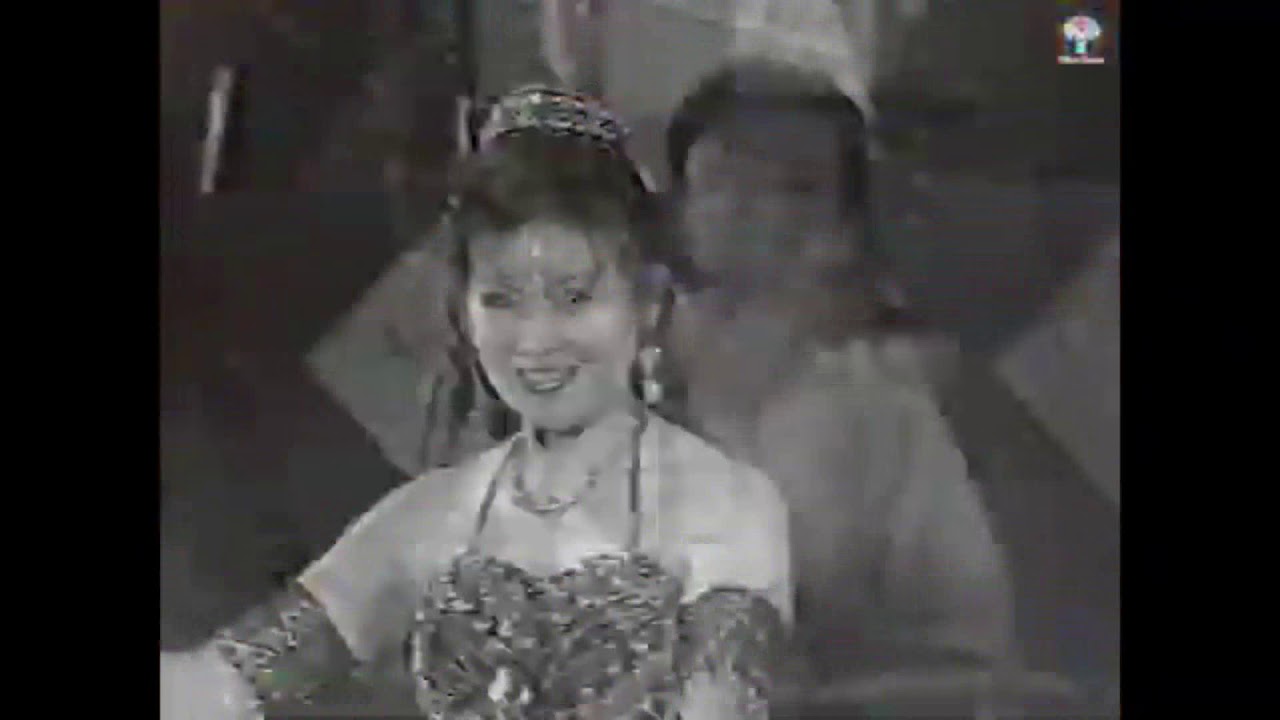 แม่บานเย็น รากแก่น  และแม่ฉวีวรรณ ดำเนิน  เวทีไท