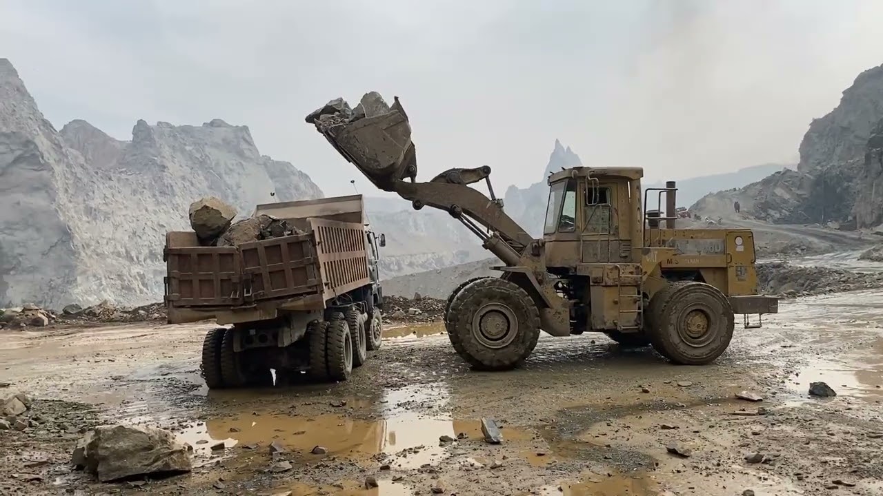 Heavy Duty Caterpillar Loader Moving Massive Stone Truck Loading Video #asmr#caterpillar #bulldozer