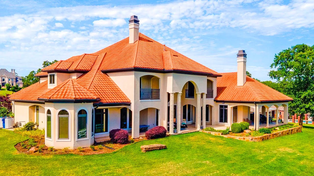 Two luxury mansions in Arkansas USA worth $1,999,999 and $1,950,000.