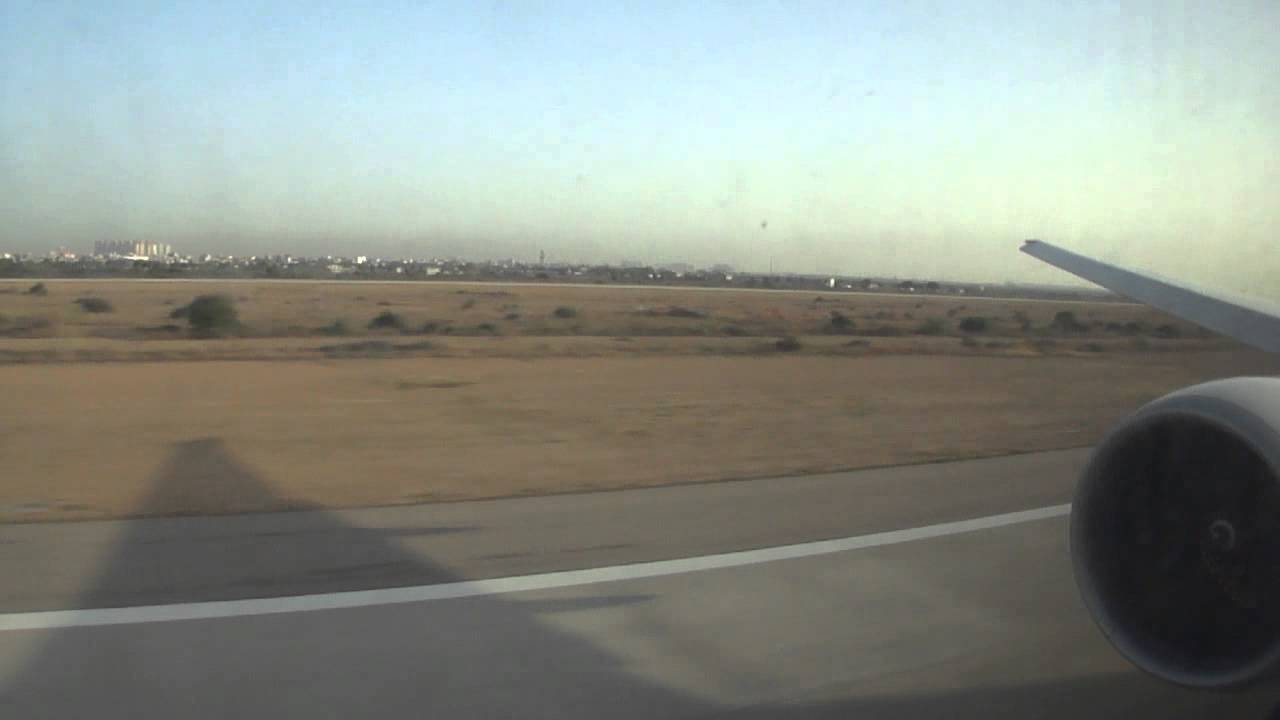 PIA 777-300ER PK-300 takeoff from Karachi (KHI/OPKC) HD