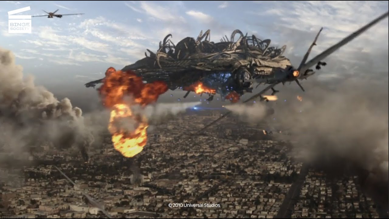 Skyline: Nuclear missile vs. Alien spaceship (HD CLIP)