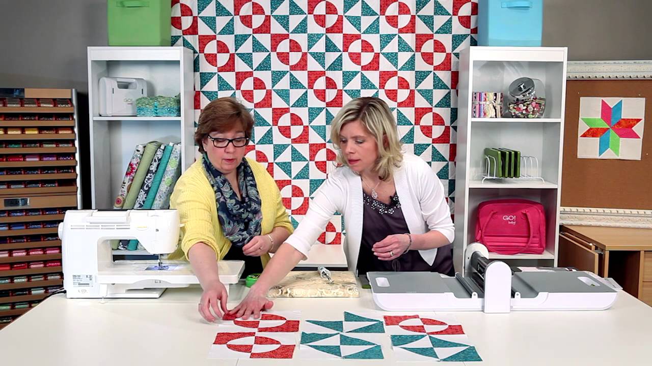 How to Put Together the Retro Drunkard's Path Quilt