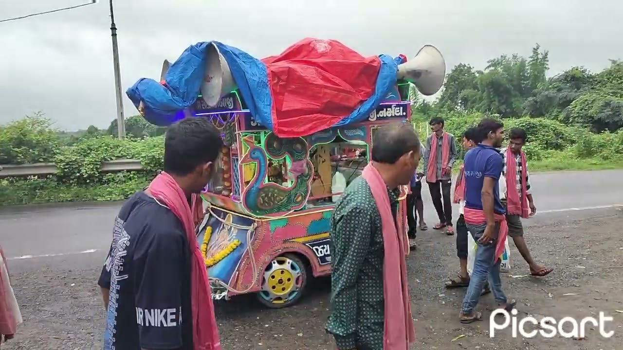 આજે શ્રી જગદગુરુ શંકરાચાર્ય મઠ (આશ્રમ ) વાસણા મુકામે નર્મદા જિલ્લા માંથી પધારેલા પગપાળા યાત્રા સંઘ 