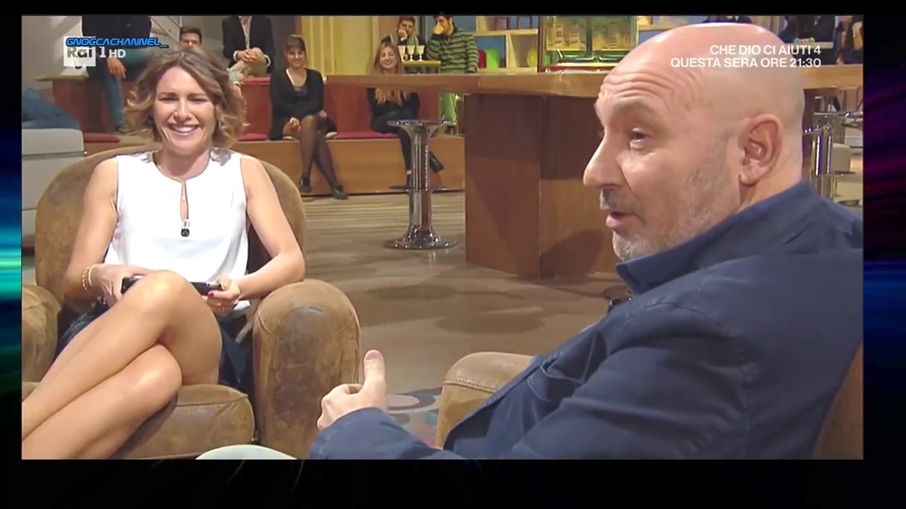 Ingrid Muccitelli   Grandi Scosciate a Unomattina in Famiglia   19 02 17