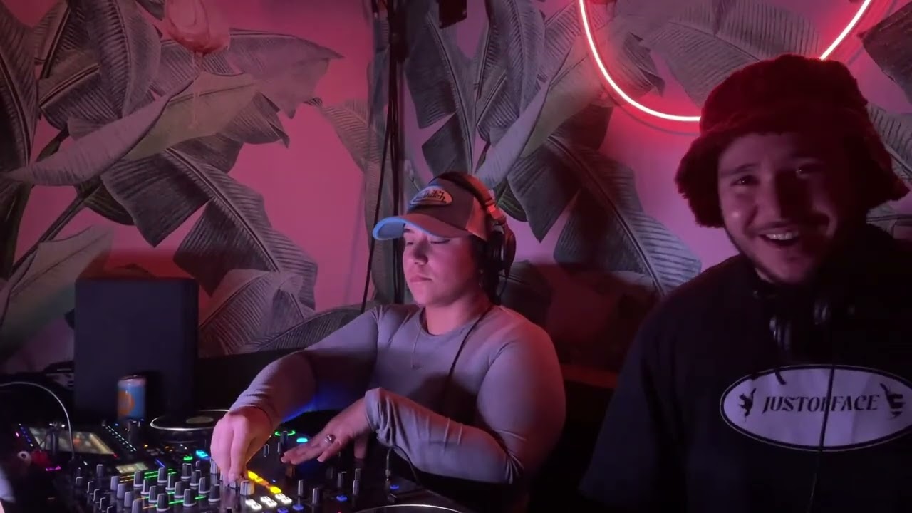 Snubbed B2B iCKY playing Miami Noise Network's 1 Year Anniversary at Tipsy Flamingo