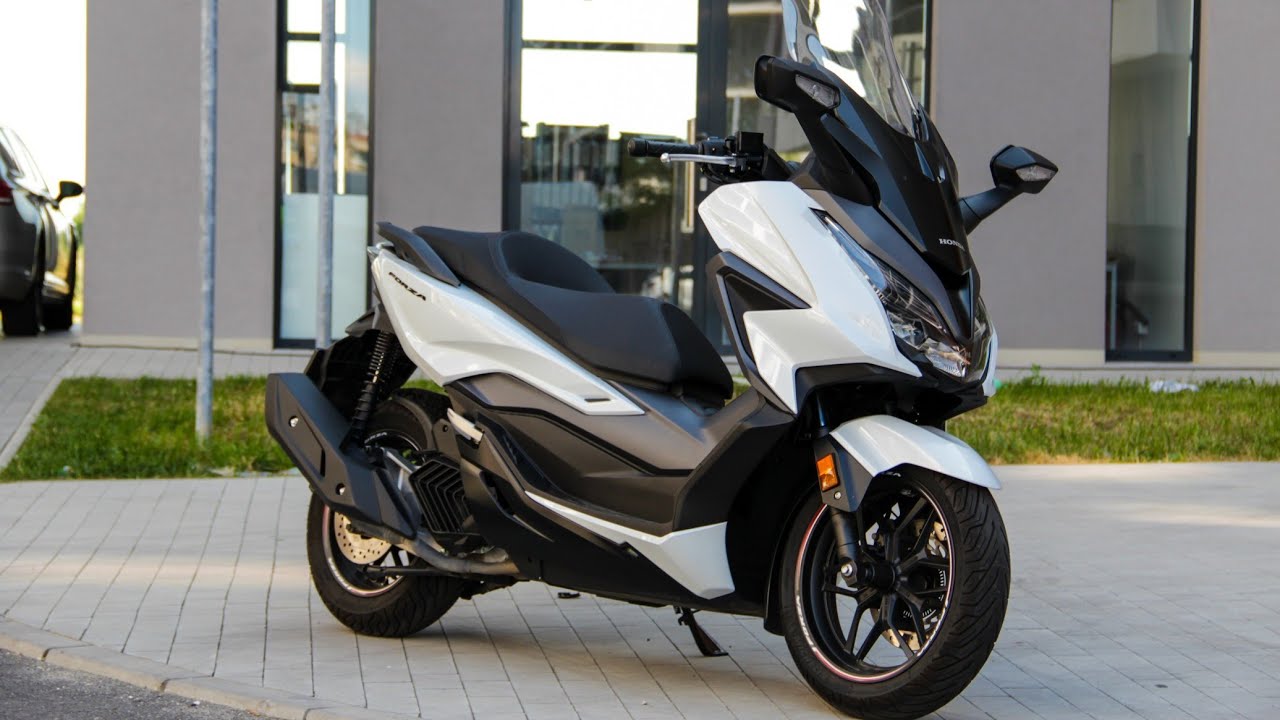 Test Honda Forza 125 | Je to malý GoldWing? |