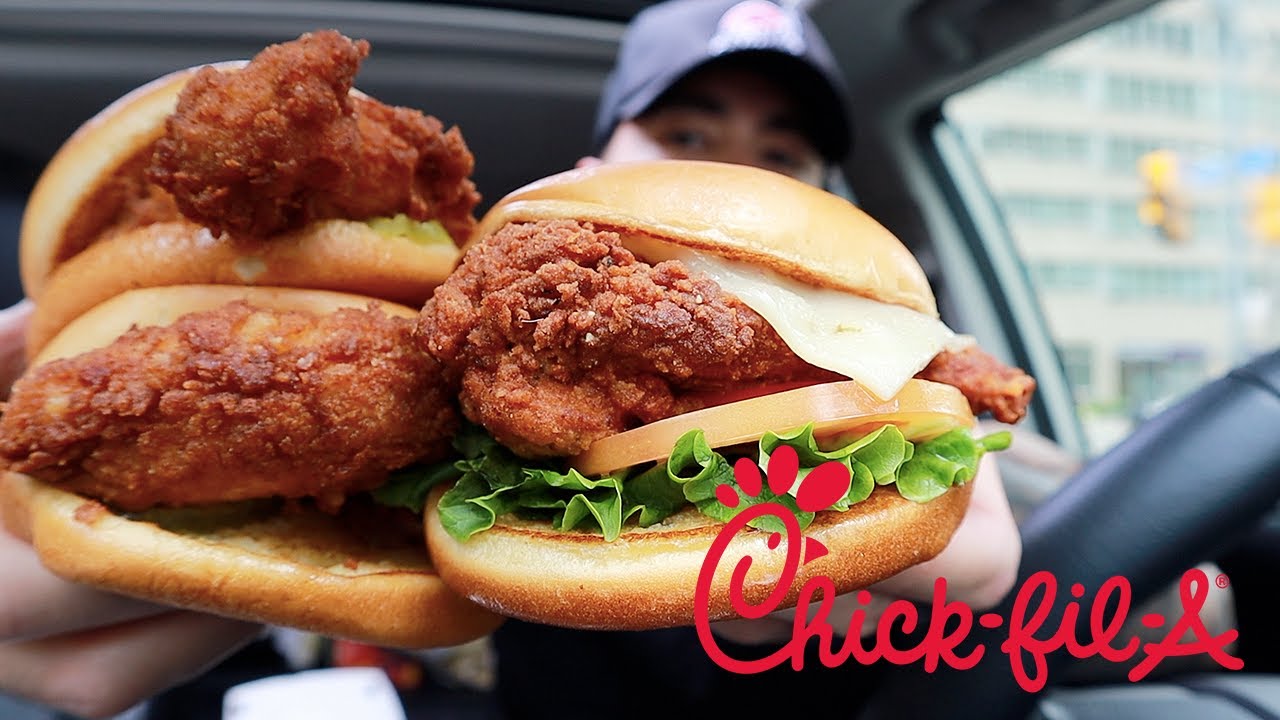 CHICK-FIL-A |  SPICY DELUXE CHICKEN SANDWICH + CHICKEN NUGGETS | CAR MUKBANG
