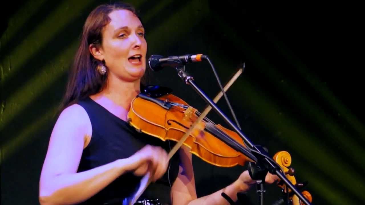 Nancy Kerr & James Fagan - Dance to Your Daddy