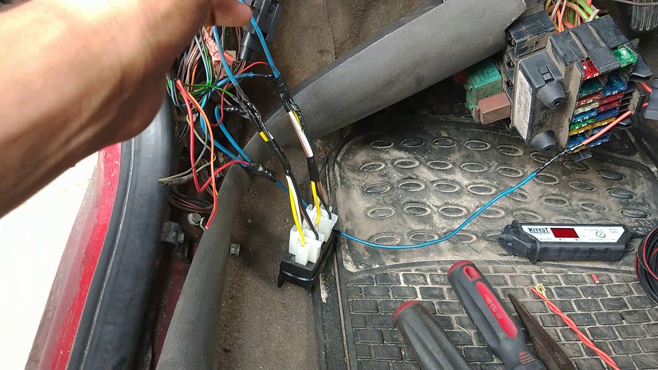 Instalando travas elétricas pelo relé auxiliar de 4 saídas.