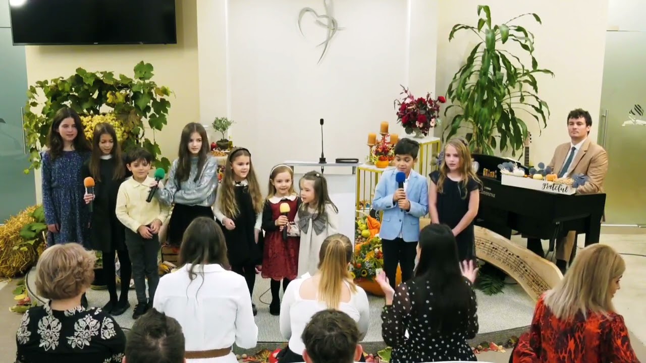 El tine tot pământul, in Mana Lui! - Grup copilași | Comunitatea Avantgarden Brasov❤️🤍🎹🎙🎼🎻🎶🎵🤍❤️