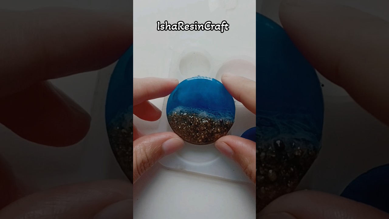 🌊🐚 DIY Resin Beach Keychain | Tiny Ocean Waves in Resin✨#resin #keychain #resinart #diy#diykeychain