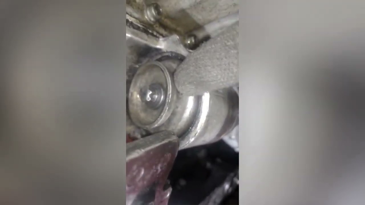 Substituição do Coxim Superior do Motor L/D e Coxim inferior do motor Citröen Berlingo 2001