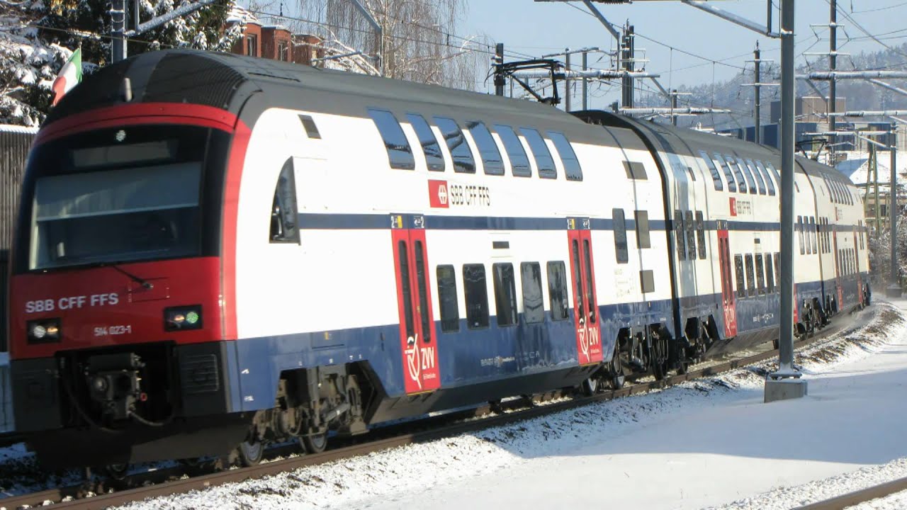 Re 4/4 420 Schnellzug Parallelfahrt ICN S-12 S-Bahn SBB Eisenbahn Rail Winter Winterthur