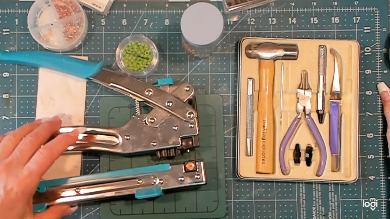 Eyelet tool hints