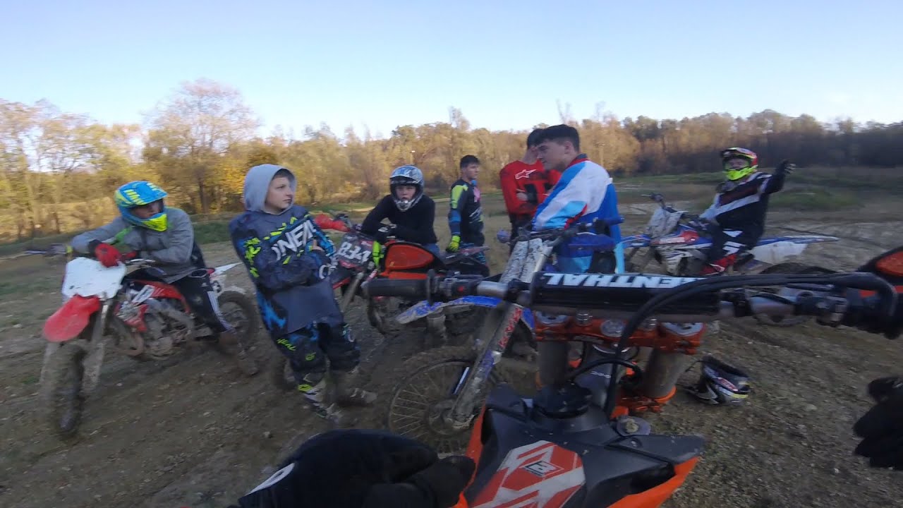 EKIPA NA MOTOCROSS STAZI GLINIŠTE LOBOR - krš i lom