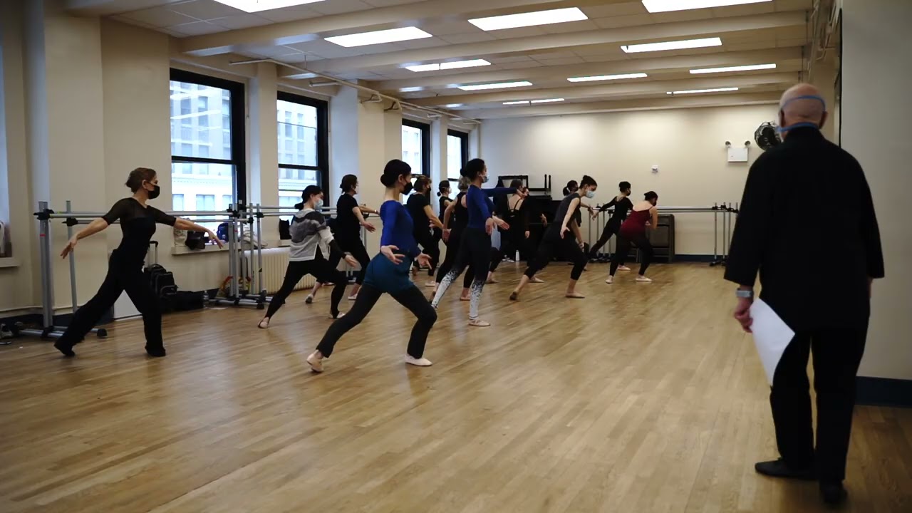 Adult Ballet Beginner Adagio balancé, Arabesque promenade, Circular stretch