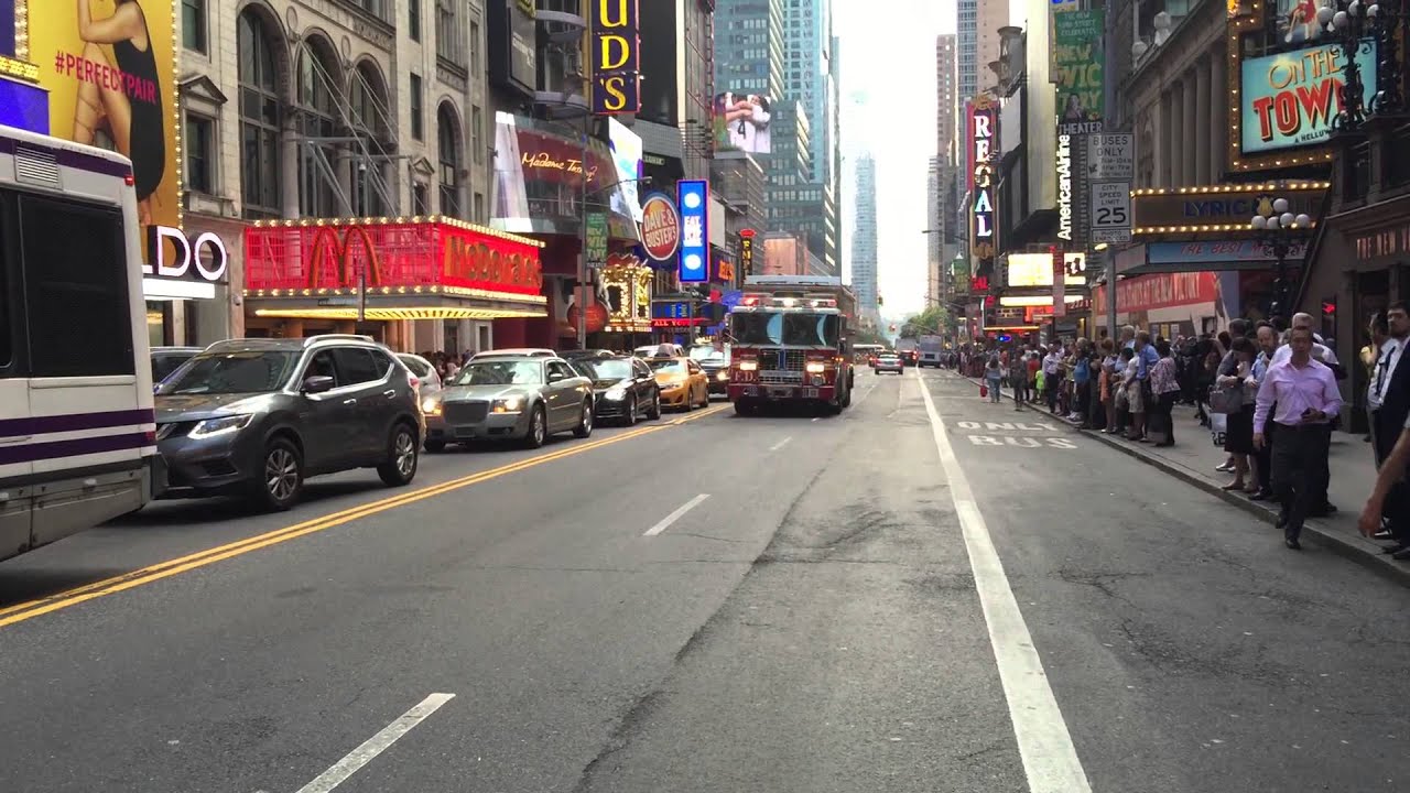 FDNY RESCUE 1 RESPONDING, USING BOTH SIRENS & SOME NICE AIR HORN IN TIMES SQUARE, MANHATTAN, NYC.