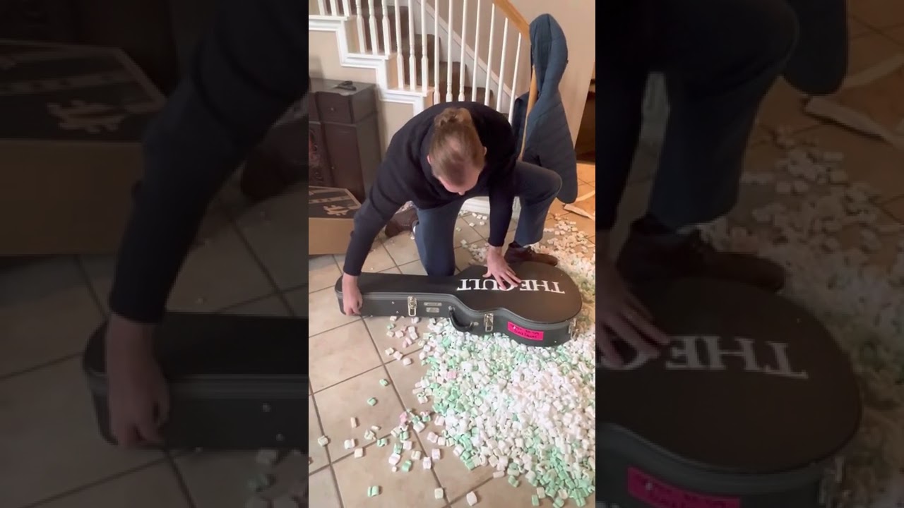 Unboxing signature Billy Duffy Gretsch Black Falcon - personally owned and played by Billy Duffy