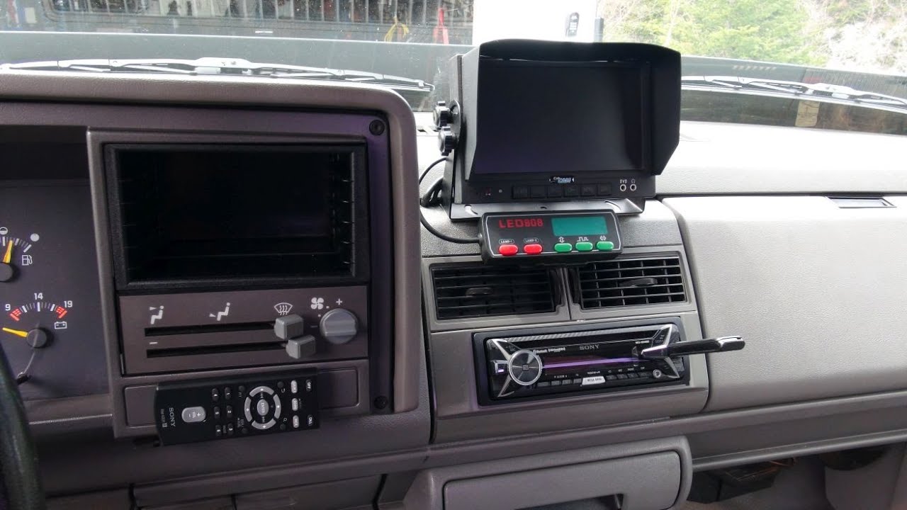 Stereo Install.1993 GMC 4X4 truck.