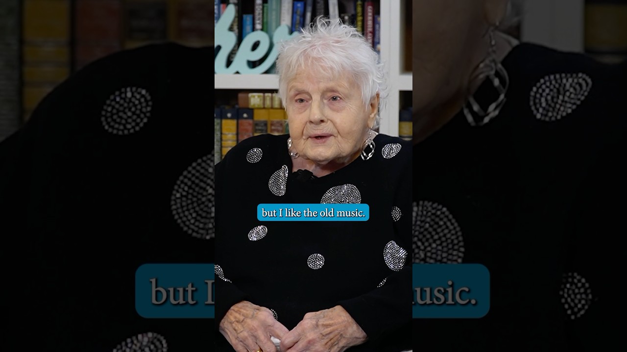 Old Country Music or New?   #NHSeniorVoices #countrymusiclover #WindhamNH