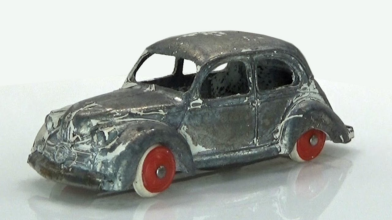 Индивидуальная реставрация редкой модели Panhard Dyna французской компанией CIJ.