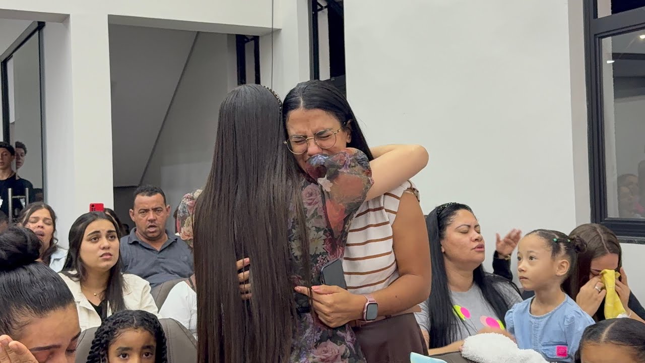 A IGREJA FOI CHEIA 🔥🔥🔥 muito forte 😭🙌🏻 Ministração poderosa -Ruth Martins