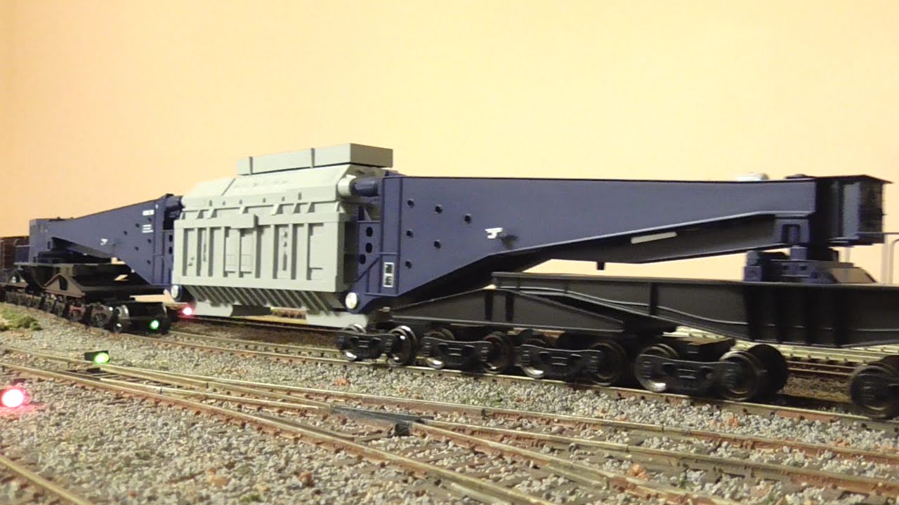 [2p] NS Heritage Unit Navigating a Schnabel Car on HO DCC Layout, 06/02/2016 &copy;mbmars01