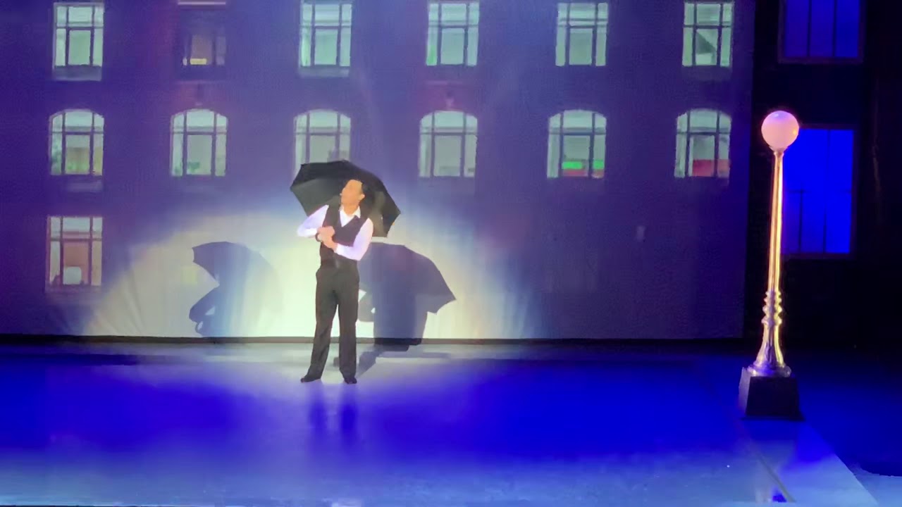 Cantando bajo la lluvia