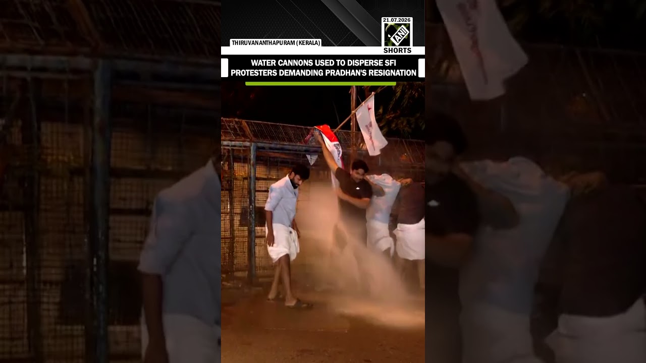 Police use water cannons on SFI protesters demanding Union Min Dharmendra Pradhan&rsquo;s resignation