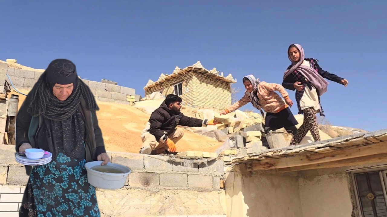 Grandma's successful step: The roof of the magical cave became thatched