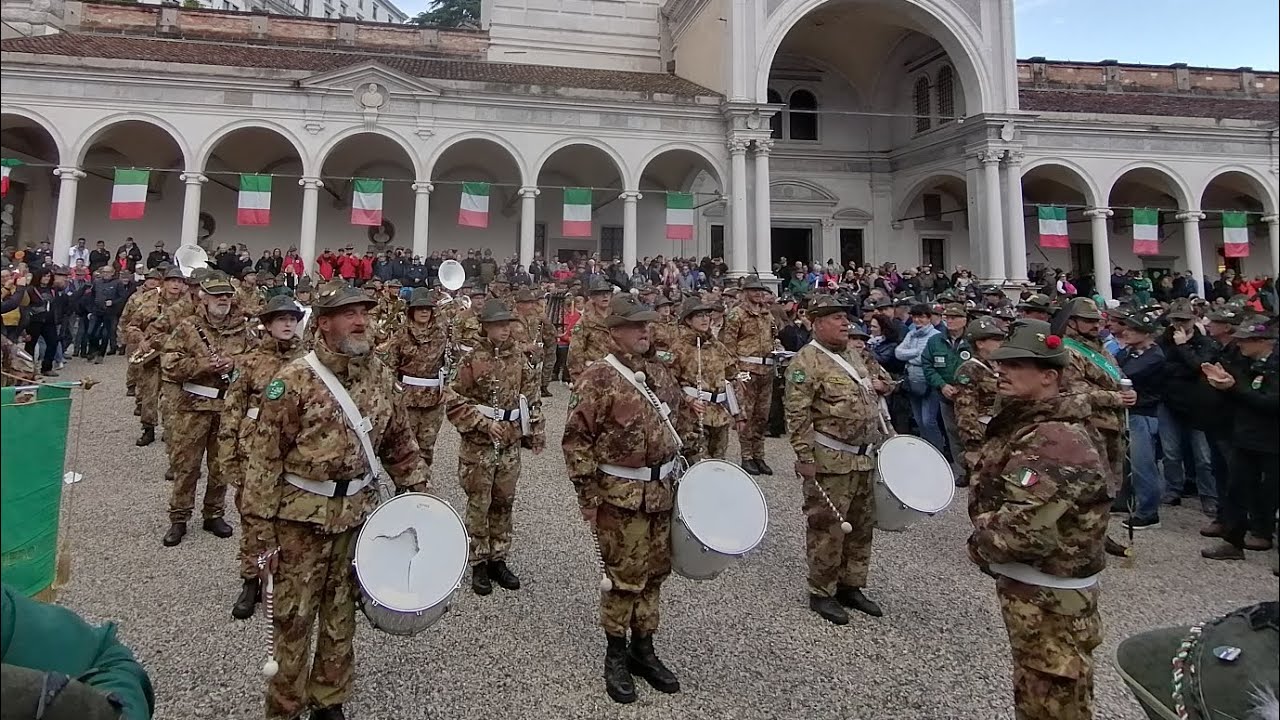 94° Adunata degli Alpini a Udine 2023 - Fanfara Montenero