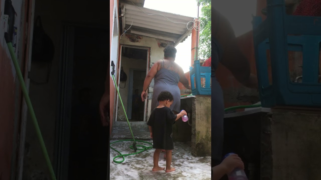 Rotina de dona de casa - Lavando quintal