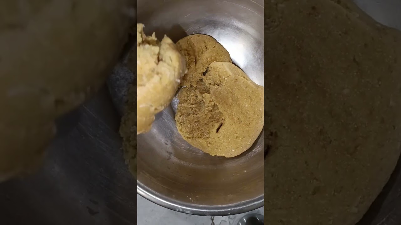 Makke ke aate Aur gehun ke aate ke biscuit 🍪😋 #youtubeindia #biscuit 