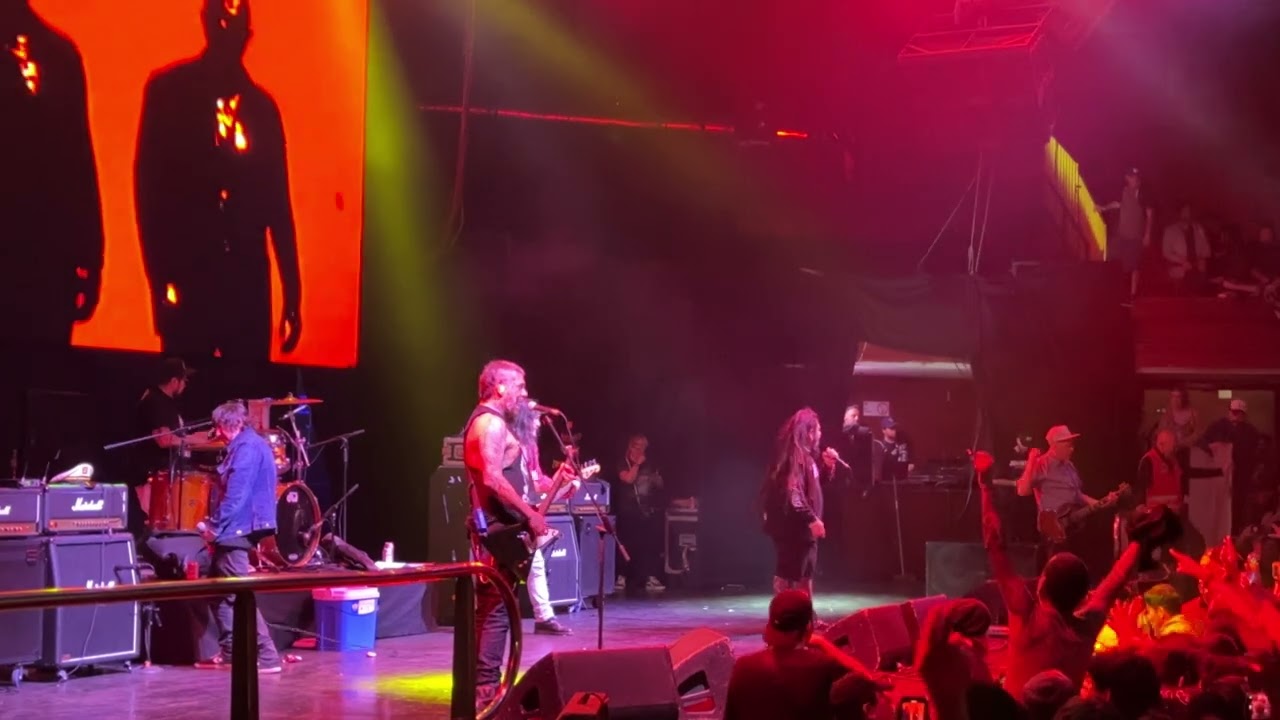 2 minutos - Lejos Estoy | en vivo Santiago Chile Teatro Caupolican 6-10-2024