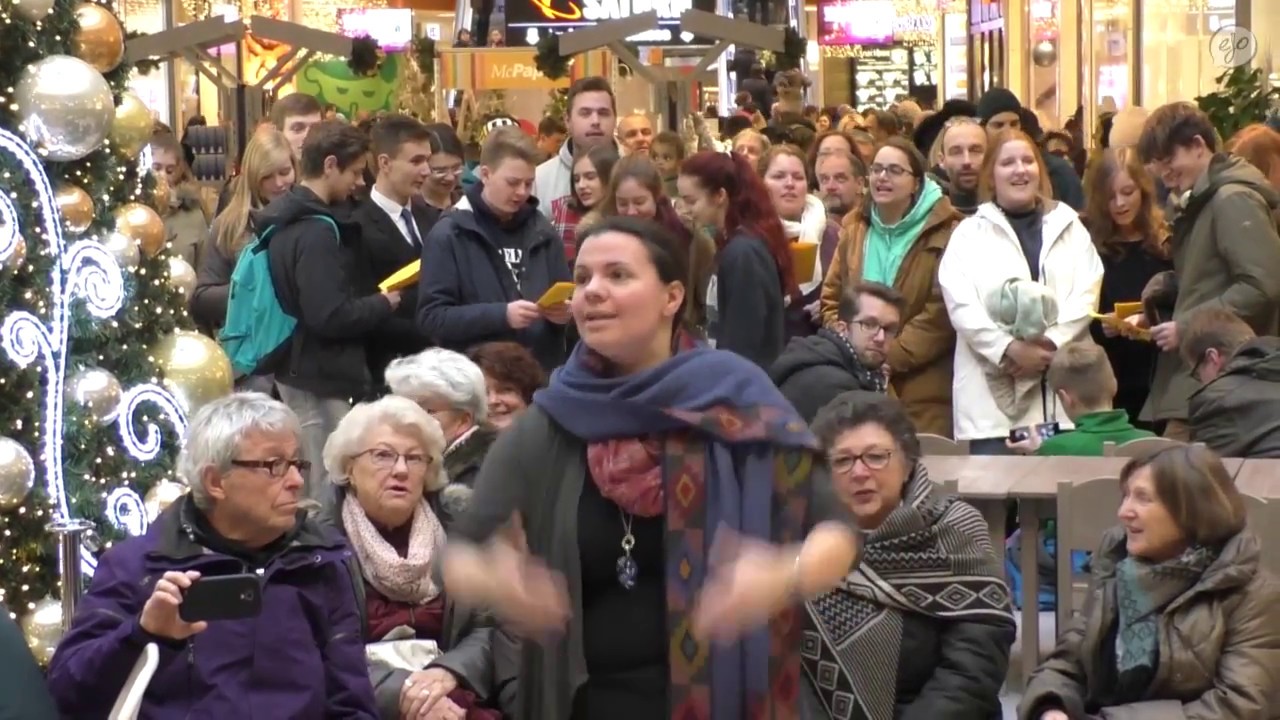 ejo-Advents-Flashmob in den Schlosshöfen Oldenburg