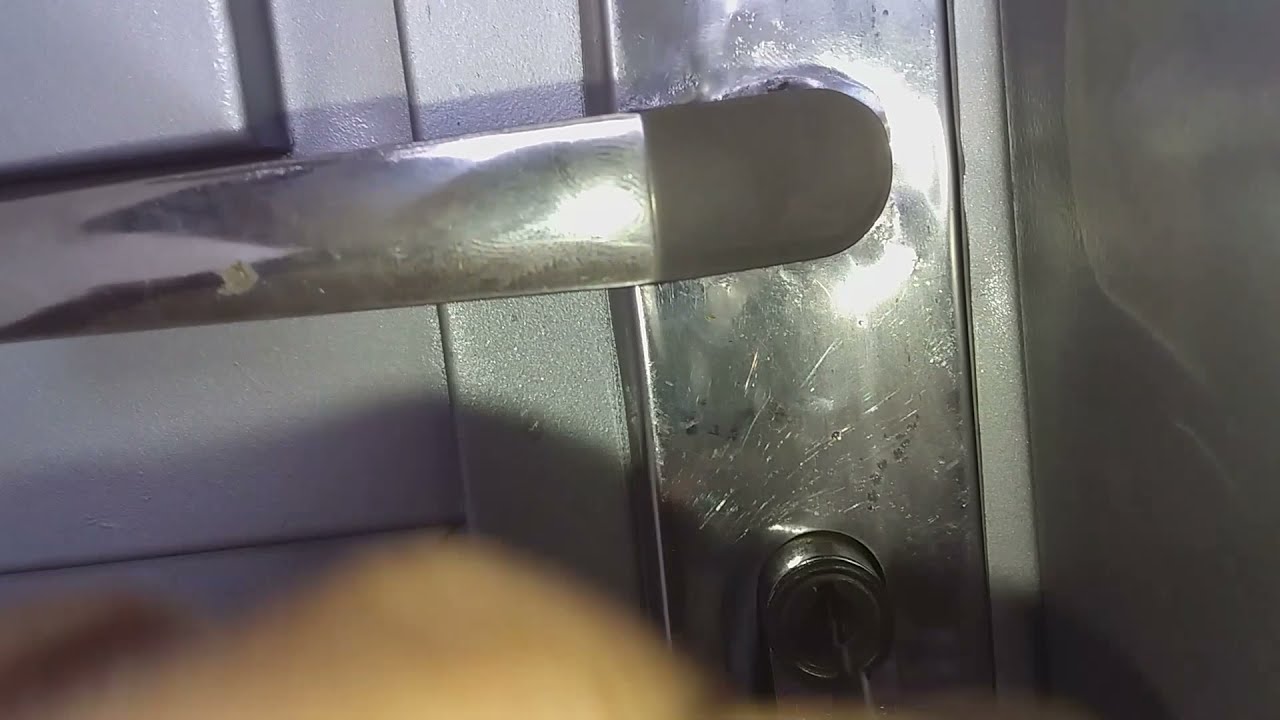 como  destravar fechadura haga quando tirar a chave  ao contrario