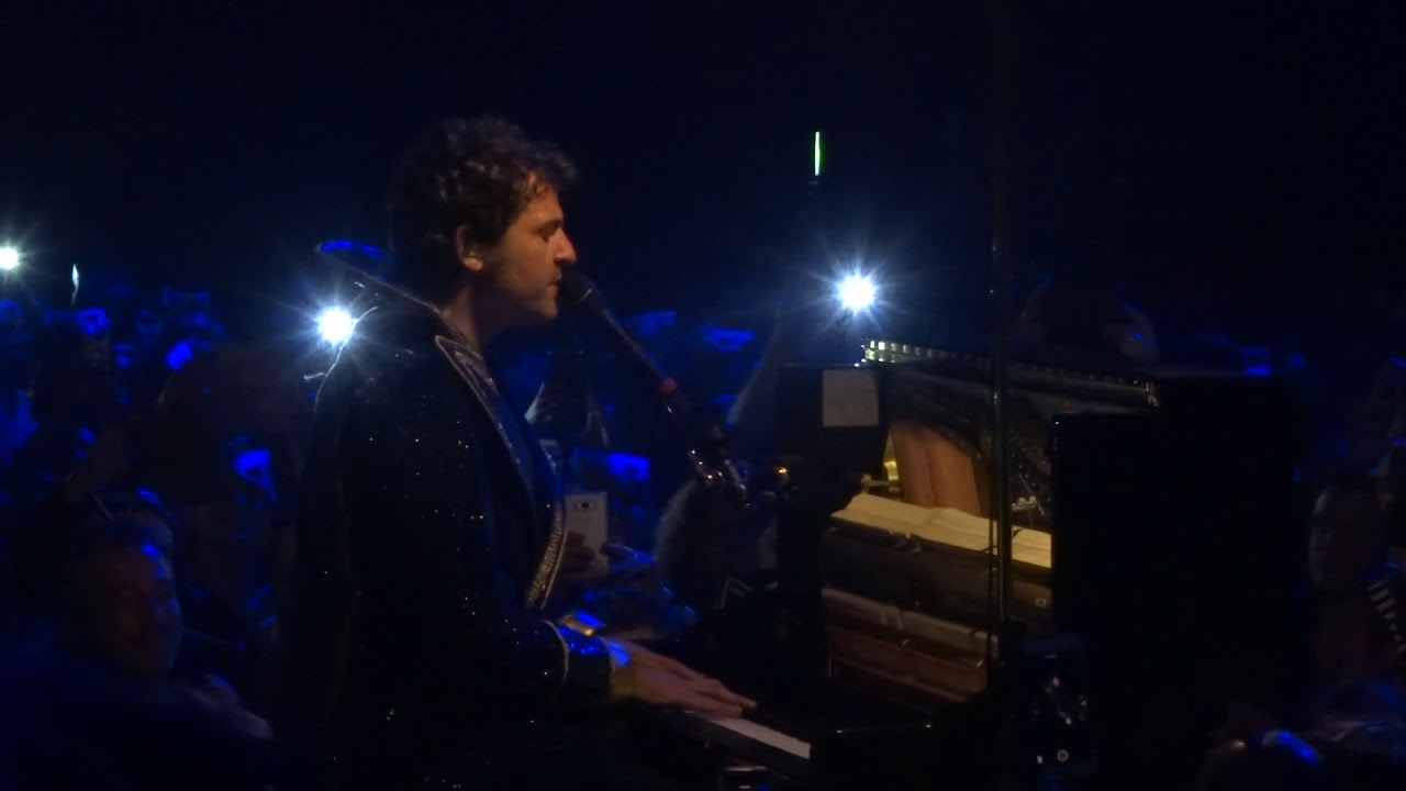 Mathieu Chedid - La Seine - Piano voix, avec et dans le public @ Zénith Nantes - 06.04.19