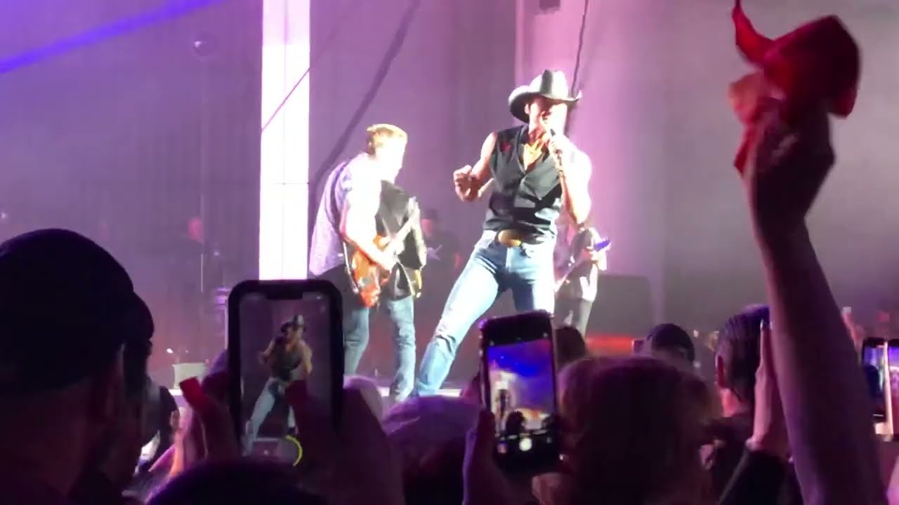 Tim McGraw - PNC Bank Arts Center, Holmdel NJ, May 27 2022 *FULL SHOW*