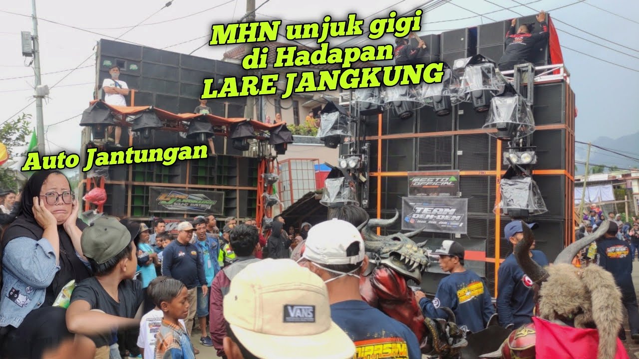 MHN gass poll di samping LARE JANGKUNG Bikin penonton jantungan, KARNAVAL WIYUREJO
