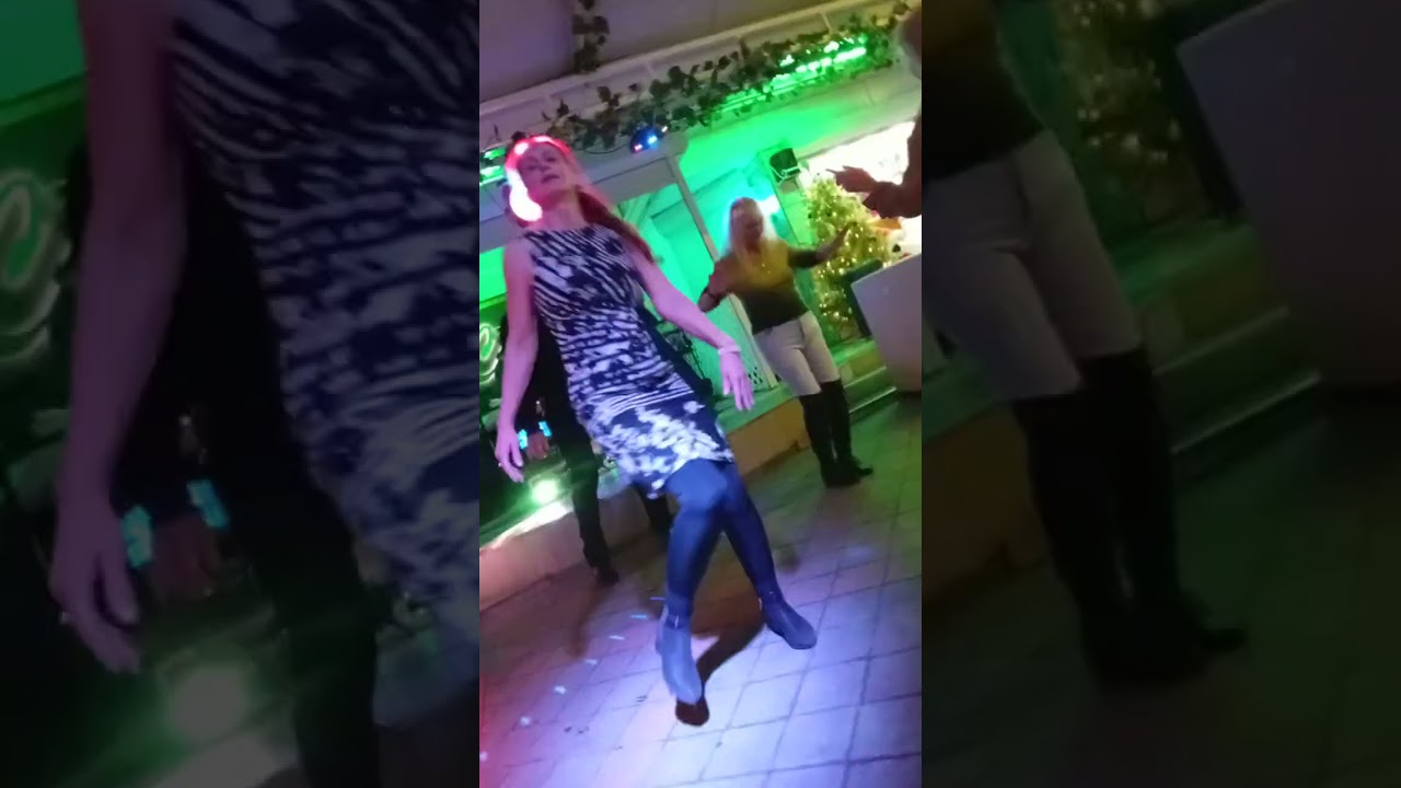 Крутится волчок ... Группа Боцман Анапа.14 Января🎇🎄💖