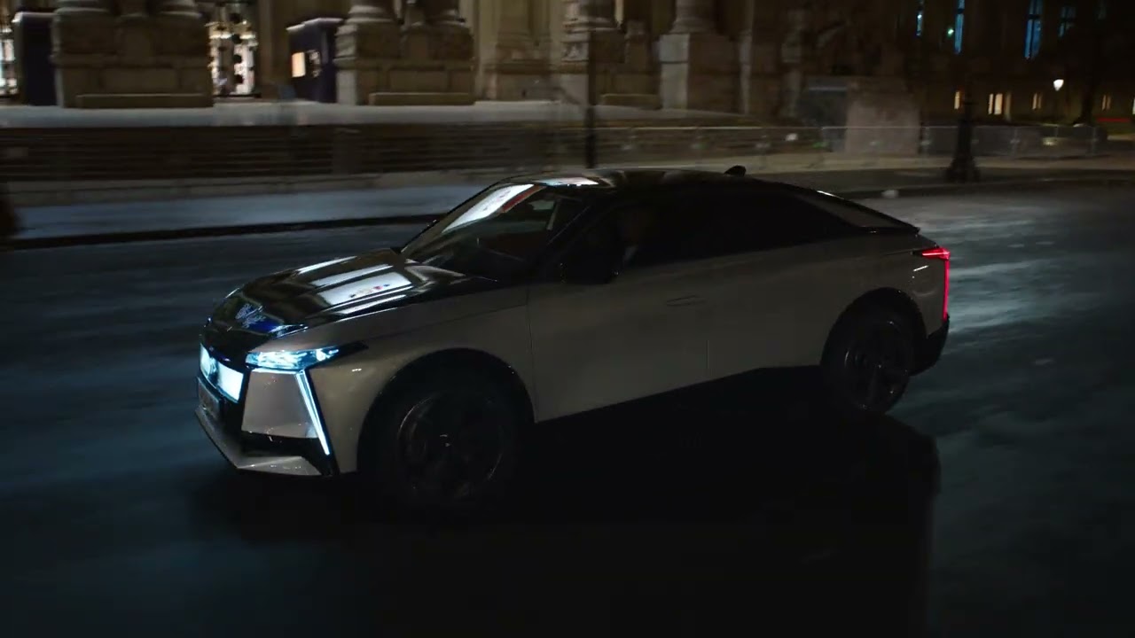 DS n&deg;8 - driving in Paris - 750km electric car