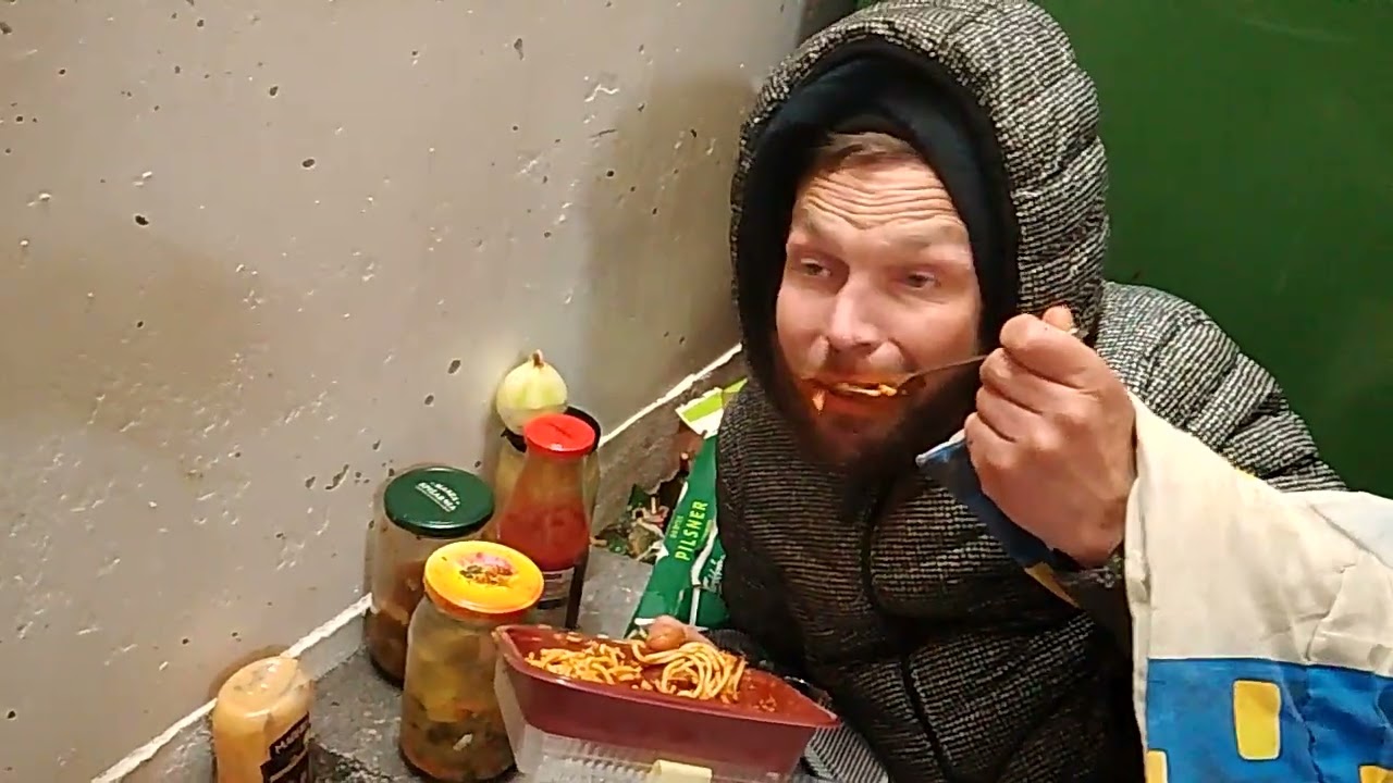 Bezdomny spaghetti na raz